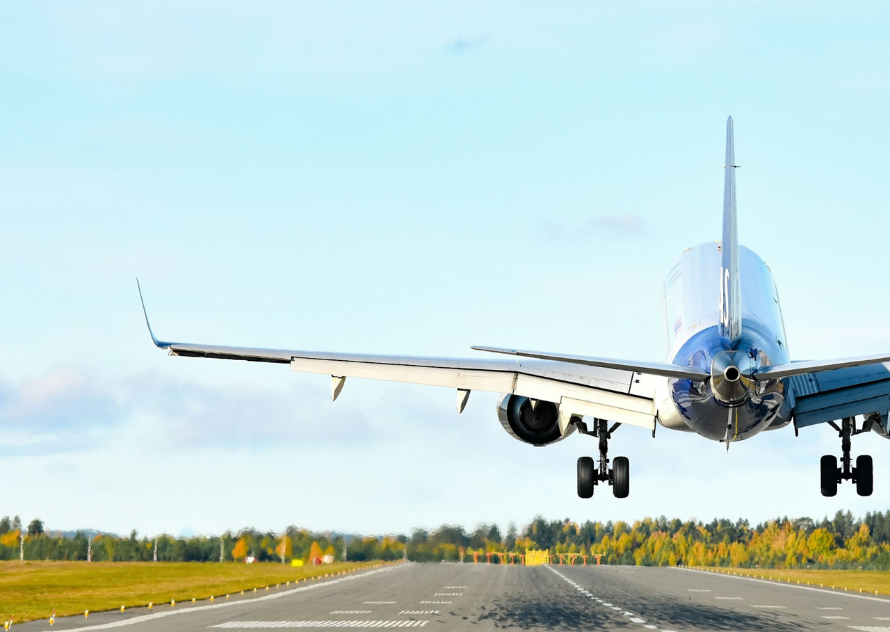 Avión aterrizando